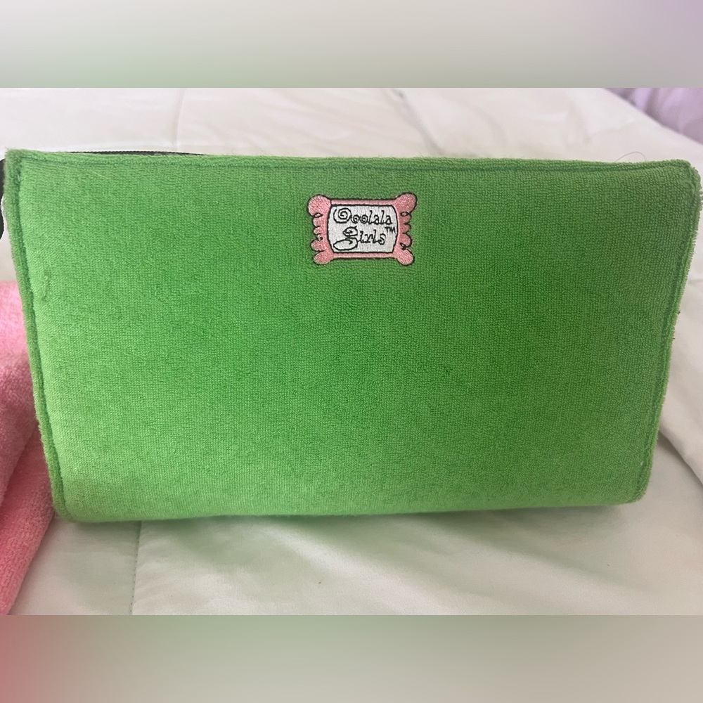 Pink and Green toiletry Accessory Set - Picture 5 of 11